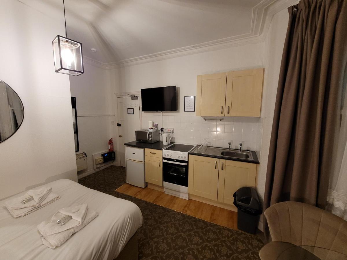 Seaside Ground Floor Flat Wifi & Free Parking *