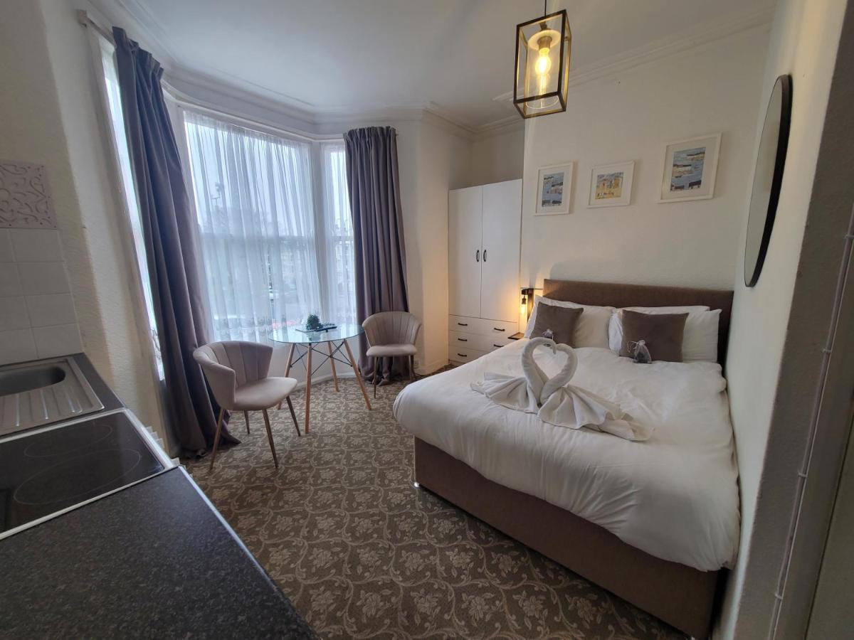 Seaside Ground Floor Flat Wifi & Free Parking Apartment Scarborough